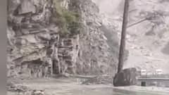 Joshimath: Rishikesh-Badrinath Highway बंद, भारी बारिश से गिरा मलबा | Hindi News