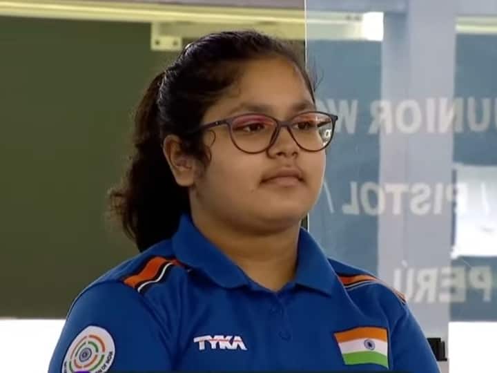 ISSF Junior World Championship: 14 year old Naamya Kapoor wins womens 25m pistol gold at ISSF Junior World Championship ISSF Junior World Championship: 14 साल की नाम्या कपूर ने रचा इतिहास, 25 मीटर पिस्टल इवेंट में जीता गोल्ड