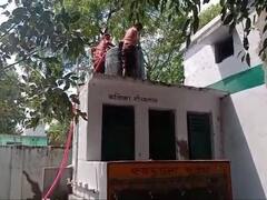 कन्नौज: स्कूल में बच्चों से झाड़ू लगवाने का वीडियो वायरल, ADM ने दिए जांच के आदेश