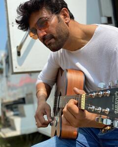 Happy Birthday Sharad Kelkar: 'बाहुबली' को अपनी दमदार आवाज देकर छा जाने वाले Sharad Kelkar के बारे में ये बातें नहीं जानते होंगे