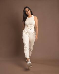 Ramya Pandian pics: மார்டன் டிரஸ்ஸில் ரம்யா பாண்டியனின் கலக்கல் போஸ்கள்..!