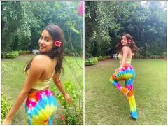 In Pics: Janhvi Kapoor ਨੇ ਯੈਲੋ ਕ੍ਰੋਪ ਟੌਪ ਤੇ ਰੰਗੀਨ ਪੈਂਟ 'ਚ ਦਿਖਾਇਆ ਸਟਾਈਲਿਸ਼ ਅਵਤਾਰ, ਤਸਵੀਰਾਂ ਦੇਖ ਫੈਨਸ ਹੋਏ ਹੈਰਾਨ