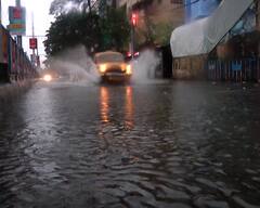 Weather: আগামী কয়েক ঘণ্টায় কলকাতা ও সংলগ্ন জেলায় বৃষ্টির পূর্বাভাস| Bangla News