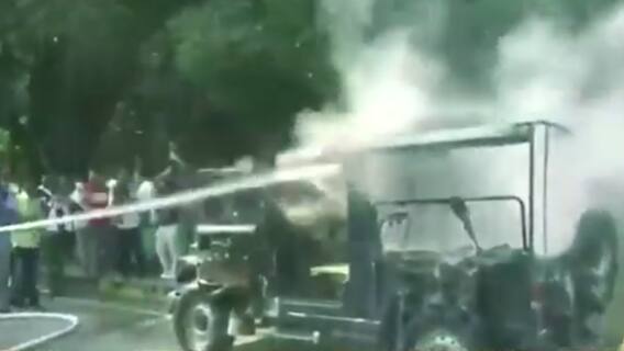 Lakhimpur हो या Gorakhpur, हमदर्दी है बहाना, राजनीति है चमकना? | घंटी बजाओ