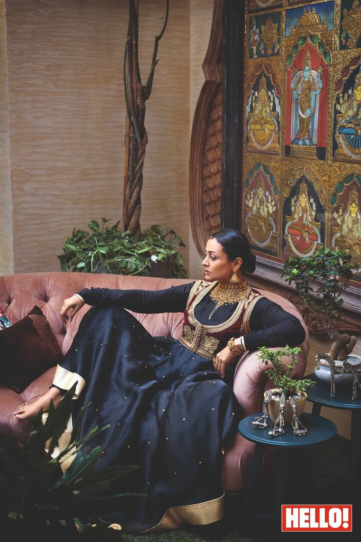 (Image credit: Hello Magazine) బాధ్యతాయుతమైన తల్లిగా పిల్లల పెంపకంలోనే ఆనందాన్ని పొందుతోంది.