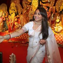 Navratri 2021 Celebs Look: काजोल से लेकर रानी मुखर्जी तक, नवरात्र पर ये सभी सेलेब्स दिखे खास