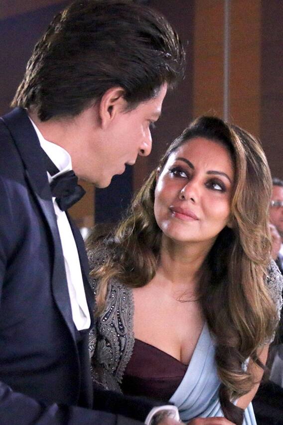 Shah Rukh Khan Family Photos: परफेक्ट 'फैमिली मैन' हैं सुपरस्टार शाहरुख खान, यहां देखें परिवार के साथ प्यारी तस्वीरें Shah Rukh Khan Family Photos: परफेक्ट 'फैमिली मैन' हैं सुपरस्टार शाहरुख खान, यहां देखें परिवार के साथ प्यारी तस्वीरें