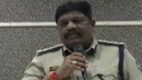 સુરત: શેરી-ગરબા આયોજકો સાથે પોલીસની મહત્વની બેઠક, જુઓ ગુજરાતી ન્યુઝ