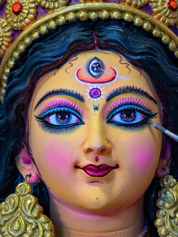 नवरात्रि के दिनों में इन नियमों का जरूर करें पालन