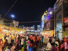 In Pics | तुळजाभवानी देवीचे मंदिर आकर्षक रोषणाईने उजळले, 'आई साहेब' ची रोषणाई