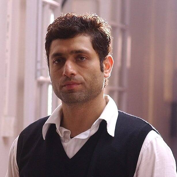 अभिनेता शाइनी आहूजा पर नौकरानी के साथ रेप मामले में दोषी पाए गए थे. अभिनेता इस मामले में जेल की हवा भी खा चुके हैं.