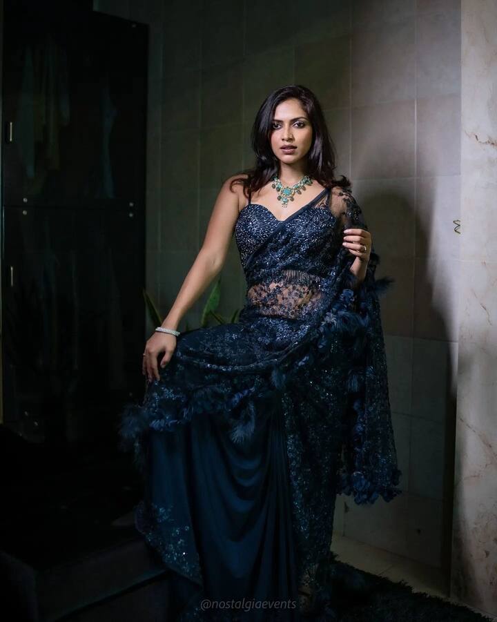 மைனா மைனா என்ன சொல்ல என்னக் கொல்லுற