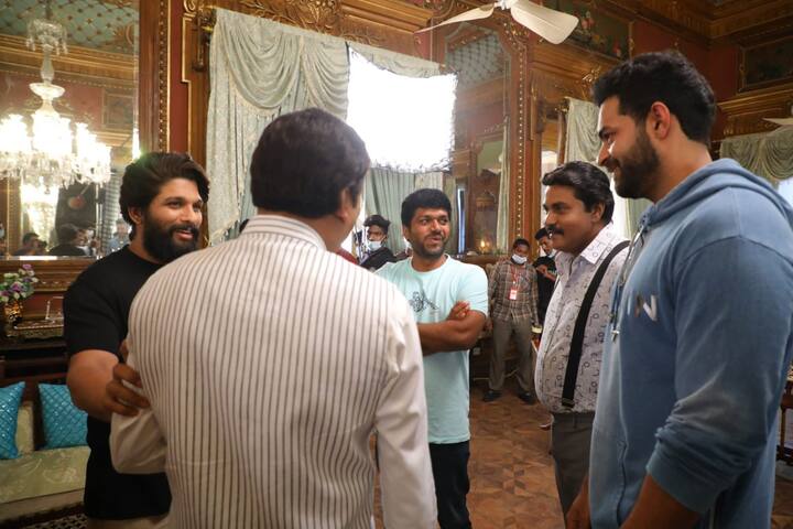 ‘ఎఫ్ 2’ విజయంతో అనిల్ రావిపూడి టీమ్ మరోసారి మూడింతల రెట్టింపు ఉత్సాహంతో ‘ఎఫ్ 3’ చిత్రానికి శ్రీకారం చుట్టారు. కరోనా వైరస్ వల్ల బ్రేక్ తీసుకున్న షూటింగ్.. ఇటీవలే మొదలైంది. - Image Credit: Sri Venkateswara Creations/Twitter