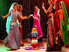 Maharashtra Navratri Guidelines : कल से खुलेंगे ये मंदिर लेकिन गरबा का मजा नहीं ले पाएंगे, जानें कोरोना के दौर में नवरात्रि के नियम