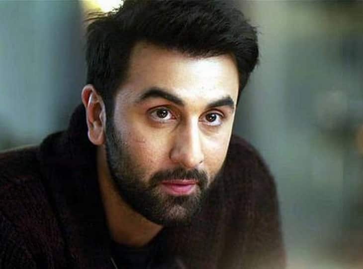 Ranbir Kapoor to begin Sandeep Reddy Vanga Animal from April 2022 अगले साल अप्रैल से शुरू होगी Ranbir Kapoor की अपकमिंग फिल्म Animal की शूटिंग, इस रोल में नज़र आएंगे रणबीर!