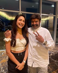 Pragya Jaiswal Photos:  అఖండ షూటింగ్ లో ‘కంచె’ భామ ప్రగ్యా జైస్వాల్