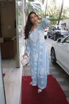 ਲੰਬੇ ਸਮੇਂ ਬਾਅਦ ਸੂਟ ਪਹਿਨ ਕੇ ਘਰੋਂ ਨਿੱਕਲੀ ਇਹ ਹੀਰੋਇਨ, ਕੋਈ ਪਛਾਣ ਵੀ ਨਹੀਂ ਪਾਇਆ, ਕੀ ਤੁਸੀਂ ਜਾਣਦੇ ਹੋ ਇਨ੍ਹਾਂ ਦਾ ਨਾਂਅ?