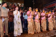 Pooja Hegde Photos: దైవభక్తిలో మునిగిపోయిన 'మోస్ట్ ఎలిజిబుల్ బ్యాచిలర్' బ్యూటీ