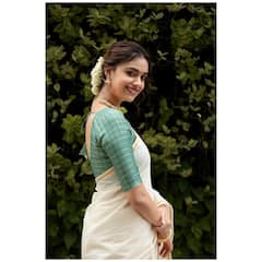 Keerthy Suresh Photos: తన పప్పీతో చిల్ అవుతున్న కీర్తి సురేష్