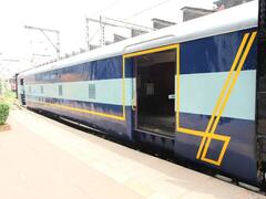 भारतीय रेल्वेत प्रथमच चारचाकी गाड्यांची वाहतूक करण्यासाठी सुधारित वैशिष्ट्यांसह प्रोटोटाइप डबा