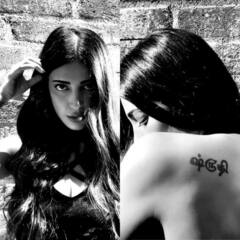 Shruti Haasan Photos: టాటూ చూపిస్తూ శృతి హాట్ ఫోజులు.. బ్లాక్ అండ్ వైట్ లుక్ మాములుగా లేదు.. 