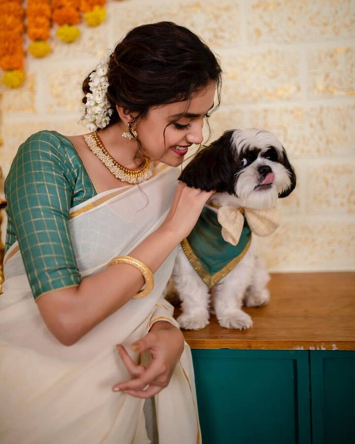 (Photo source: Instagram) సర్కారు వారి పాట లో మహేష్ బాబుకు జోడీగా తొలిసారి నటించింది.