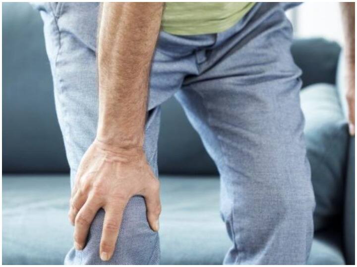Health Care Tips, Pain in knees Started Happening at an Early Age This can be the Reason And Causes of Knee Pain Health Care Tips: कम उम्र में ही होने लगे घुटनों में दर्द, तो हो सकता है ये कारण