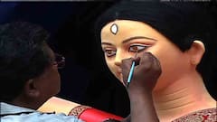 Durga Puja 2021: ৯১ বছরে কুমোরটুলি সর্বজনীনে মণ্ডপজুড়ে থাকছে শুধুই সাদা আর কালো রং | Bangla News