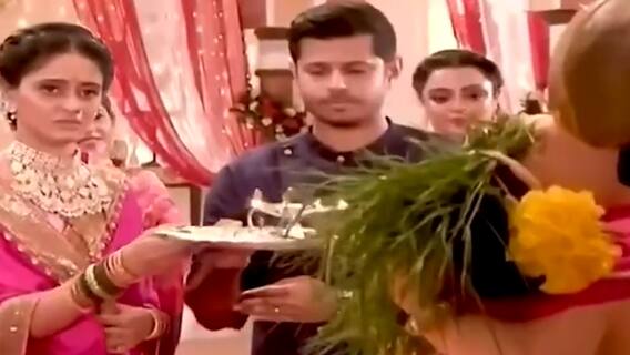 आदित्य के सामने इमली ने अनु को गायब किया | सास बहू और साजिश