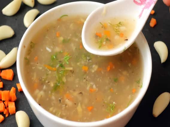 Kitchen Hacks: सर्दियों में अपने बच्चे और परिवार का रखें ख्याल, घर पर बनाकर पीएं हेल्दी वेज गार्लिक सूप Kitchen Hacks: सर्दियों में अपने बच्चे और परिवार का रखें ख्याल, घर पर बनाकर पीएं हेल्दी वेज गार्लिक सूप
