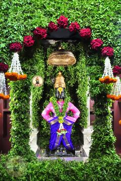 मंदिरांची कुलपं उघडली; भाविकांची गर्दी लोटली, राज्यभरात नवरात्रोत्सवाची देवदर्शनानं सुरुवात