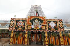 Salakatla Brahmotsavam: ధ్వజారోహణంతో ప్రారంభమైన శ్రీవారి సాలకట్ల బ్రహ్మోత్సవాలు.. గరుడ ధ్వజాన్ని ఎగురవేసిన అర్చకులు..