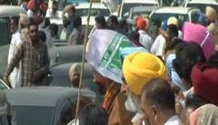 ਨਵਜੋਤ ਸਿੱਧੂ ਨੇ ਸਿਰ 'ਤੇ ਕਿਸਾਨੀ ਝੰਡਾ ਧਰ ਕੇ ਹਜ਼ਾਰਾਂ ਵਰਕਰਾਂ ਨਾਲ ਕੀਤਾ ਲਖੀਮਪੁਰ ਵੱਲ ਕੂਚ