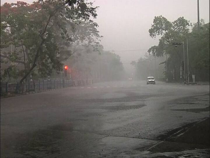 আগামী এক থেকে দু’ঘণ্টা বৃষ্টি হবে বলে জানিয়েছে আবহাওয়া দফতর