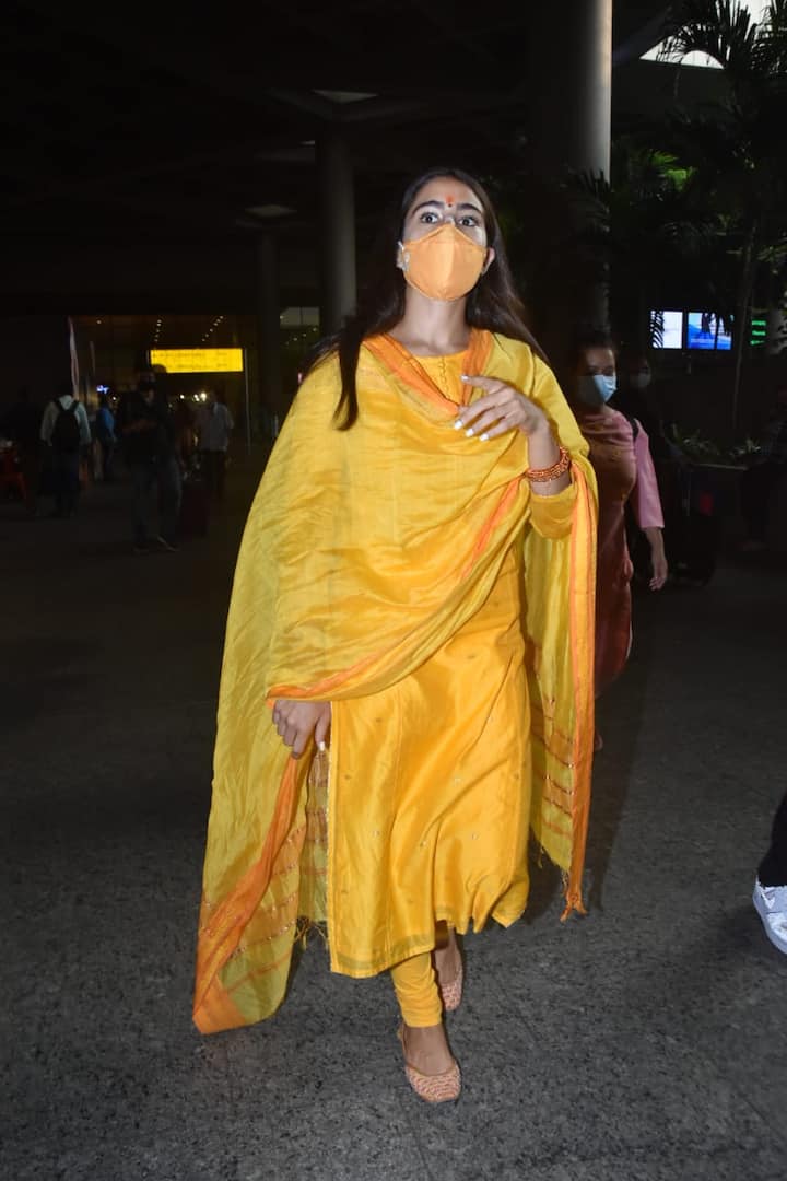 अब तक यही देखा जाता था कि बॉलीवुड स्टार्स काफी स्टाइलिश होते हैं और घर से निकलते हैं तो खूब बन ठन कर. लेकिन आज की दौर की एक्ट्रेस हीरोईन शब्द की परिभाषा को बदलती जा रही हैं.