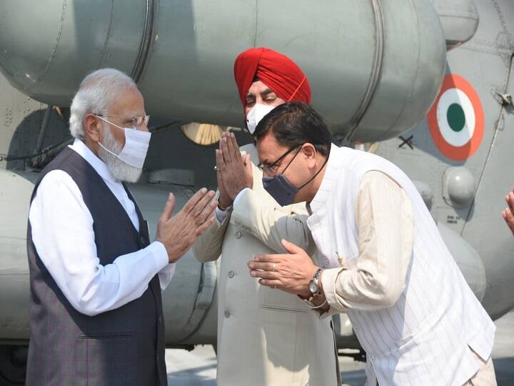 PM Modi Rishikesh Visit: PM Modi told Pushkar Singh Dhami energetic Chief Minister PM Modi Rishikesh Visit: पीएम मोदी ने पुष्कर सिंह धामी की दो बार पीठ थपथपाई, बताया ऊर्जावान मुख्यमंत्री