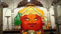 Navratri : Nanded माहूरगडावरील रेणुकामाता मंदिराला आकर्षक सजावट, माझावर साडेतीन शक्तीपीठांचं दर्शन