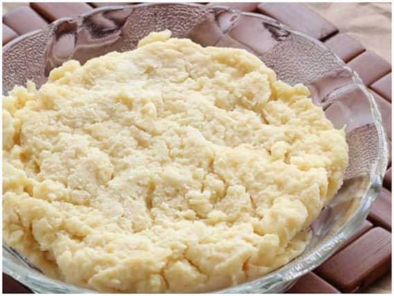 Kitchen Hacks: दिवाली पर खरीदने जा रहे हैं मावा? तो इस तरह करें उसके असली होने की पहचान Kitchen Hacks: दिवाली पर खरीदने जा रहे हैं मावा? तो इस तरह करें उसके असली होने की पहचान