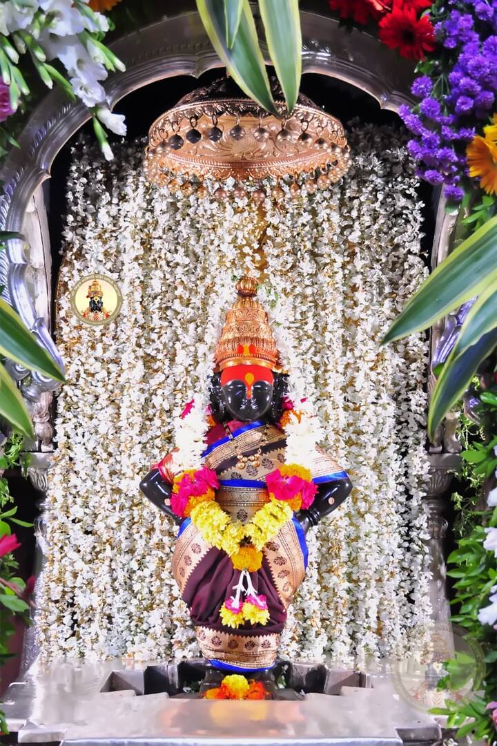 आज शारदीय नवरात्राला सुरुवात होत असताना गेल्या सहा महिन्यापासून बंद असलेली राज्यातील मंदिरे खुली  झाली आहेत.