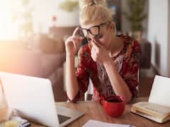 Does High Screen Time On Your Laptop Gives Strain In Your Eyes? Use These Home Remedies To Get Relief Naturally