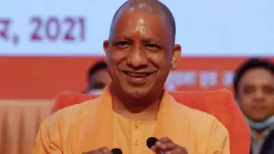 லக்கிம்பூர் கேரி விவசாயிகள் போராட்டத்தில் 8 பேர் உயிரிழந்த விவகாரம் தொடர்பான விசாரணைக்கு, ஒரு நபர் ஆணையத்தை உத்தர பிரதேச அரசு அமைத்துள்ளது. ஓய்வுபெற்ற முன்னாள் உயர்நீதிமன்ற நீதிபது பிரதீப் குமார் ஸ்ரீவஸ்தவ் தலைமயிலான இந்த விசாரணைக் குழு, தனது அறிக்கையை இரண்டு மாதங்களுக்குள் சமர்பிக்கும் என்று தெரிவிக்கப்பட்டுள்ளது.