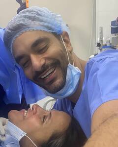 Photos: Delivery Room में Labour Pain से तड़प रही Neha Dhupia को यूं संभाल रहे थे Angad Bedi, देखिए अस्पताल की तस्वीरें