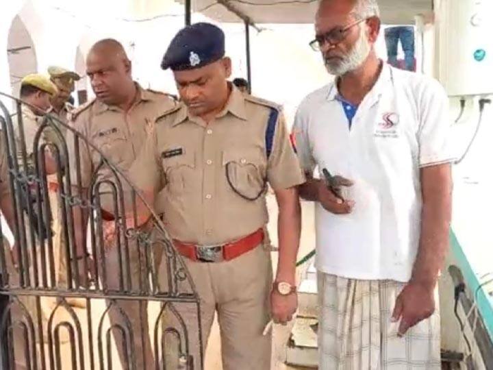 A man shot dead at mosque in Siddharthnagar ANN Murder in Siddharthnagar: मस्जिद में घुसकर अधेड़ की गोली मारकर हत्या, हमलावर फरार