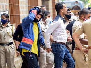 Aryan Khan | நாப்கினில் போதைப்பொருள்.. ஷாருக்கான் மகன் வழக்கில் தோண்ட தோண்ட அதிர்ச்சி! திடீர் திருப்பம்!