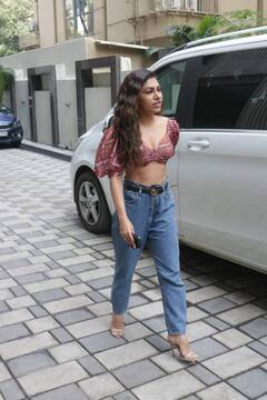 Spotted: तुसली कुमार से लेकर जैसमीन भसीन तक मुंबई में एक से एक शानदार लुक्स में निकली ये हीरोइने, एक दूसरे को देती दिखीं टक्कर