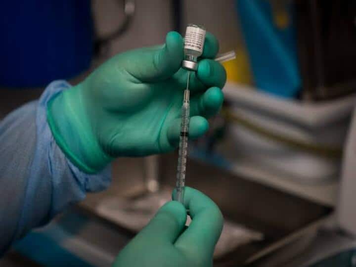 Covid Protection Wanes Months After Second Shot, Booster Needed: Study மூன்றாவது டோஸ் பூஸ்டர் தடுப்பூசி தேவையா? ஆய்வுகள் கூறுவது என்ன!