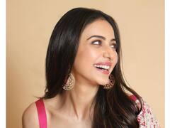 Rakul preet singh Photos: ఓహో గులాబీ బాలా... పింకు రంగులో రకుల్ మెరుపులు