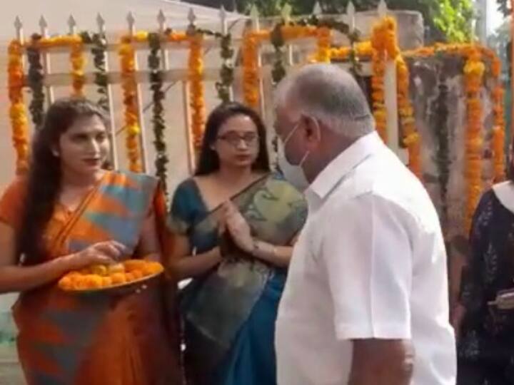 Ghaziabad: Union Minister General VK Singh inaugurates oxygen plant at Women's Hospital ANN Ghaziabad: केंद्रीय मंत्री जनरल वीके सिंह ने किया महिला अस्पताल में ऑक्सीजन प्लांट का उद्घाटन