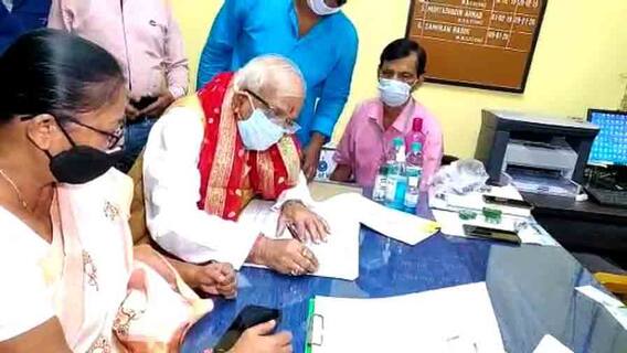 Khardah By Poll: মন্দিরে পুজো দিয়ে মনোয়নপত্র জমা খড়দার তৃণমূল প্রার্থী শোভনদেব চট্টোপাধ্যায়ের| Bangla News