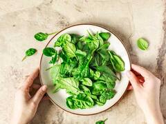 Spinach Benefits: প্রতিদিন পালং খেলে কী হবে জানেন?
